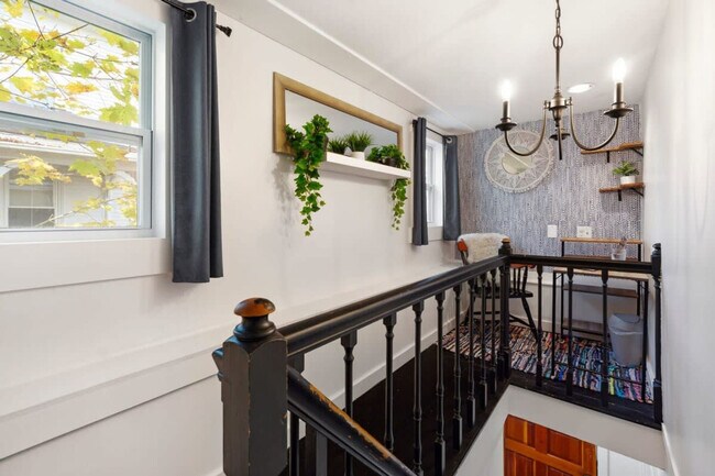 Building Photo - 78 Morning St