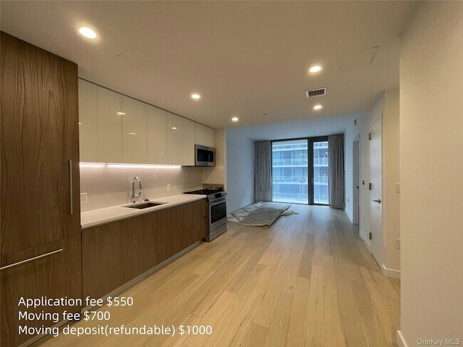 Building Photo - 13101 40th Rd