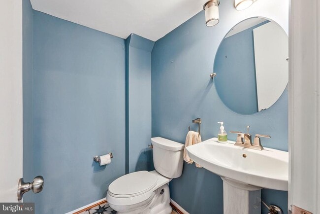 Building Photo - 1016 Trinity Gate St