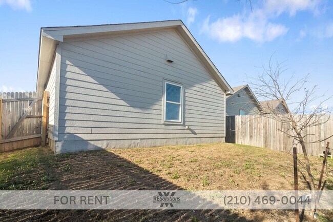 Building Photo - 2024-built 4-bedroom home under $1,600 near Culebra, Government Canyon, SeaWorld, Northwest Vista...