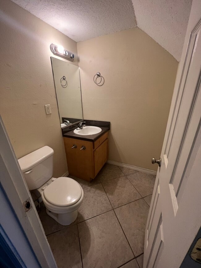 Building Photo - 1625 Martin Bluff Rd