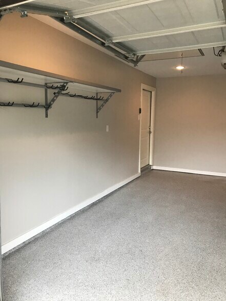 Building Photo - 2107 Hewitt Dr