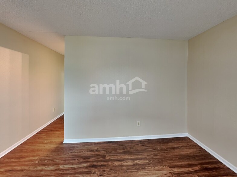 Building Photo - 7703 Vincent Ct