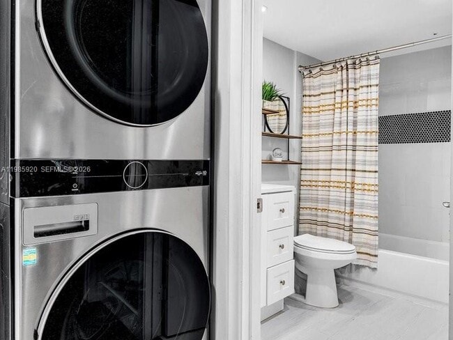 Building Photo - 12500 SW 5th Ct