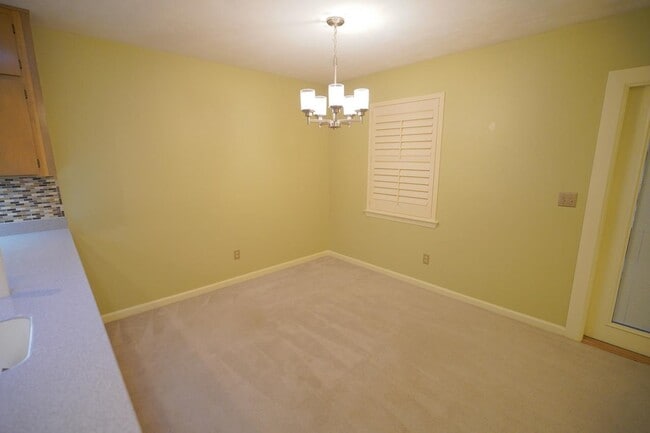 Building Photo - 4424 Stratfordshire Ct