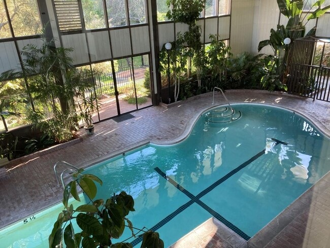 Building Photo - 6 MONTHS SHORT TERM RENTAL FURNISHED CONDO AVAILABLE