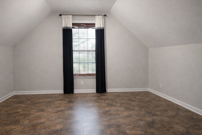 Building Photo - 2518 Wythe Close