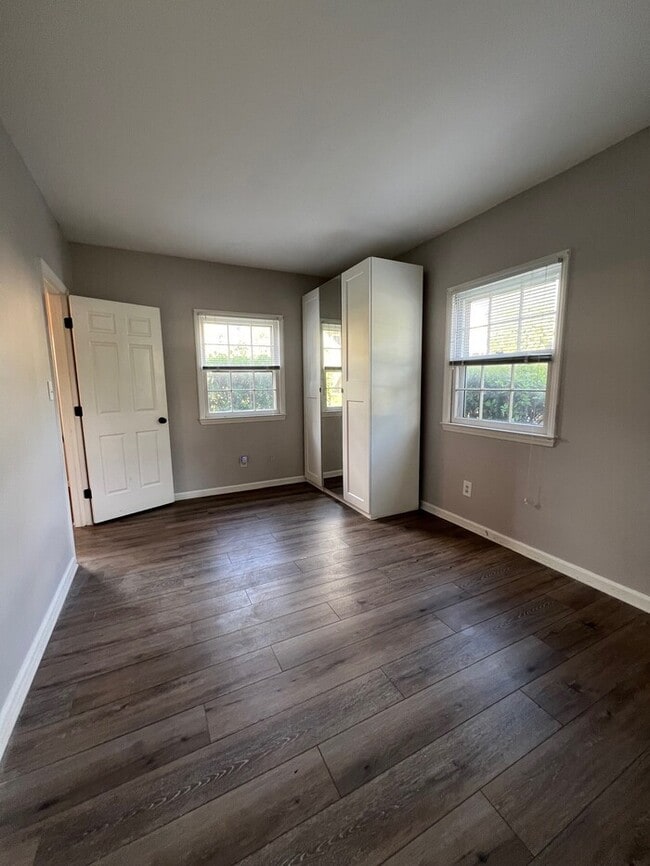 Building Photo - Charming 2-Bedroom in a Highly Sought-After Location – Don’t Miss Out!