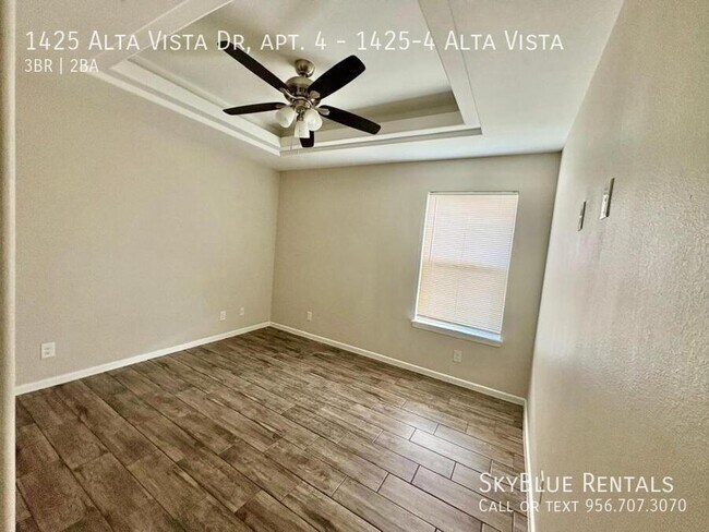 Building Photo - 1425 Alta Vista Dr