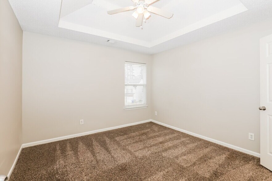 Building Photo - 7796 Newbury Dr