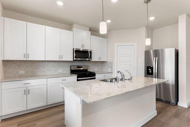 Building Photo - 3830 Glossy Lk Dr