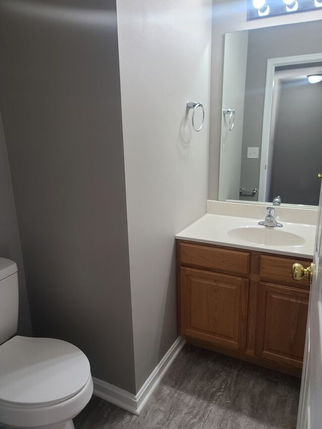 Building Photo - 3 Bedroom Townhouse for Rent in Waynesboro!