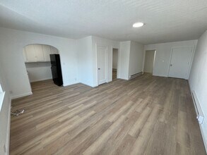 Building Photo - Lily Apartments