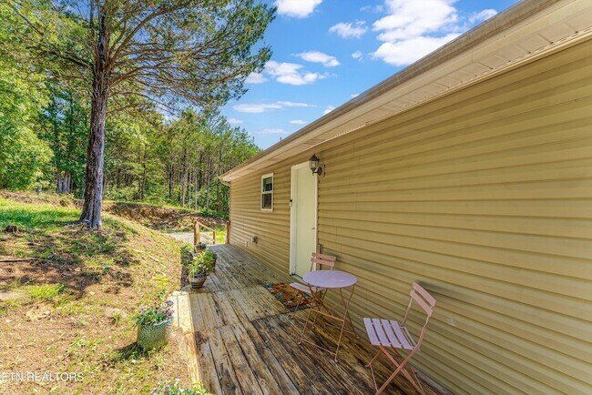 Building Photo - 1720 Moon Ct