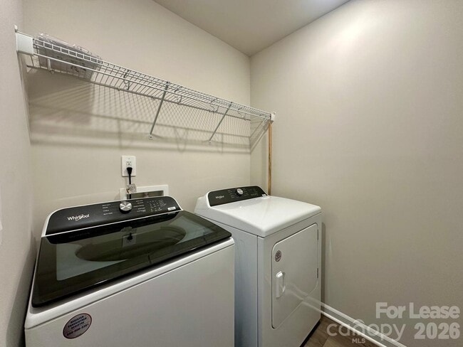 Building Photo - 4130 County Down Ave