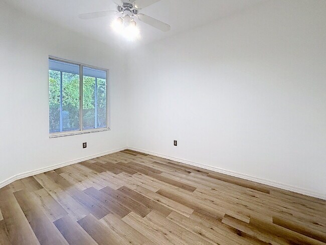 Building Photo - 9122 Rockrose Dr