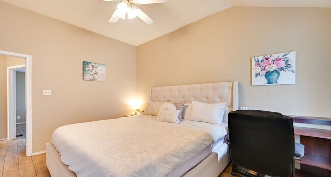 Building Photo - 4203 Deek Dr