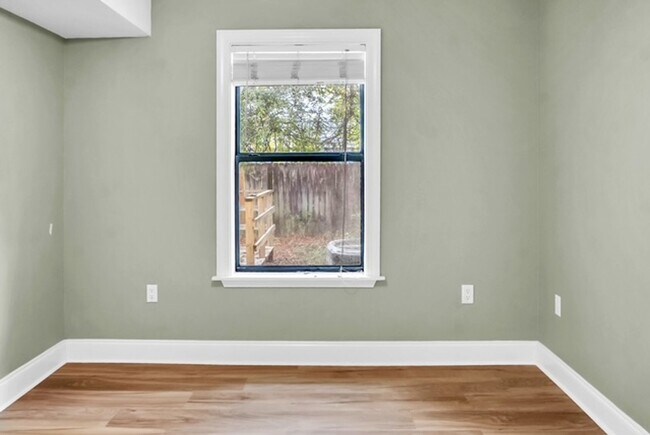 Building Photo - Cute 2 Bedroom 2 Bathroom Townhome For Rent!