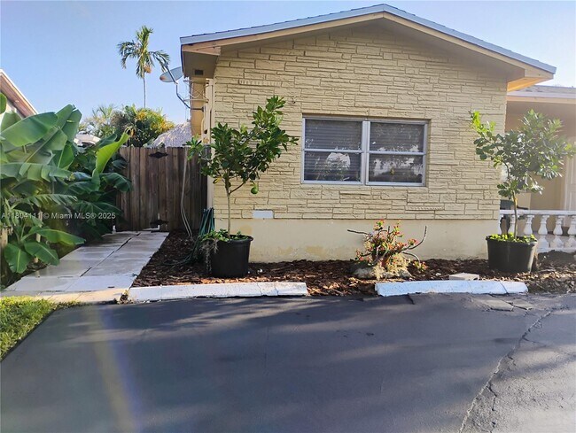 Primary Photo - 4121 Thomas St