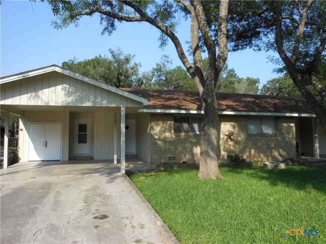 Primary Photo - 1005 Wallhalla St