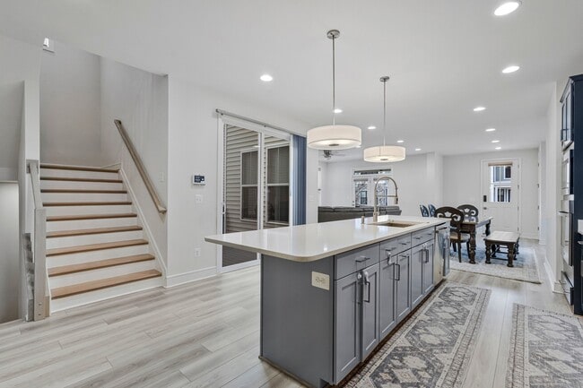 Building Photo - 22956 Aurora Vw Dr