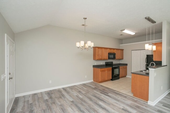 Building Photo - 564 Rose Cottage Cir