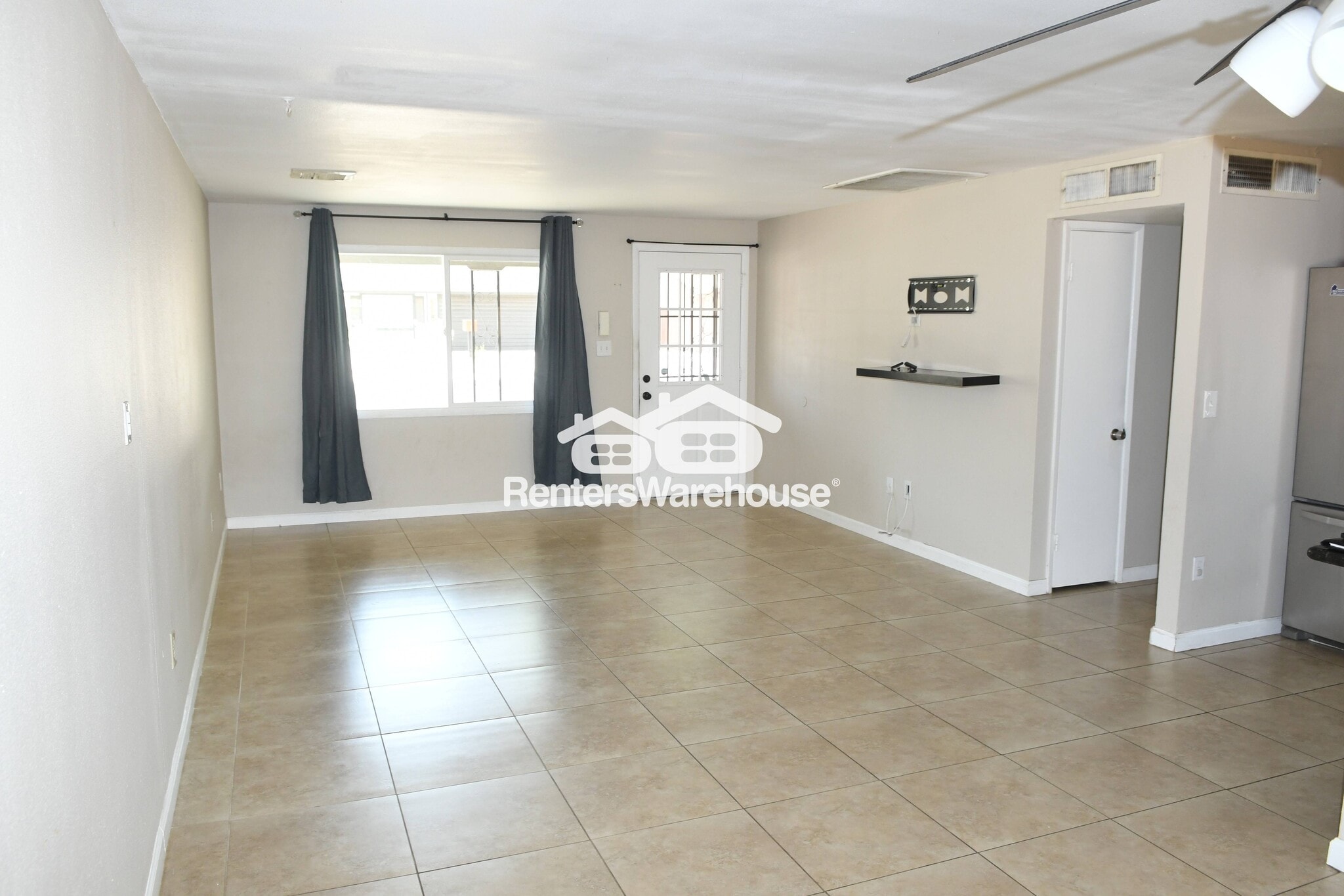 Building Photo - 1550 W Pershing Ave