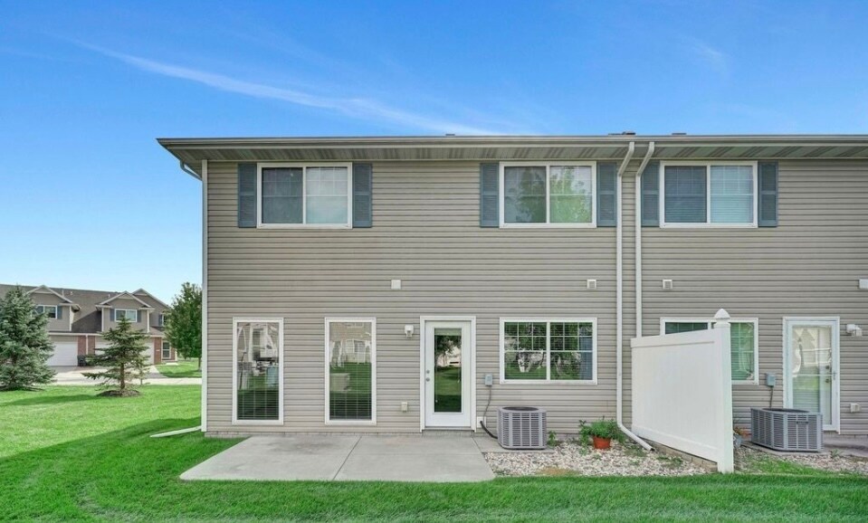 Building Photo - 6204 Oakley St