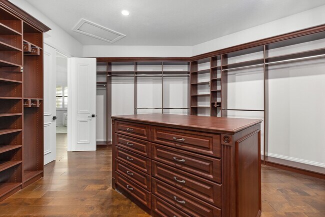 Building Photo - 17606 Circle Pond Ct