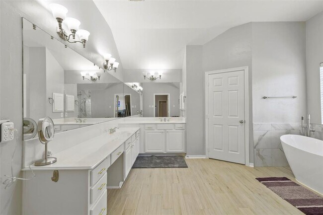 Building Photo - 1110 Enclave Square W