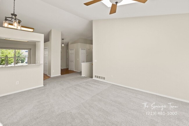 Building Photo - Spacious Ranch-Style 5-Bedroom in The Heig...