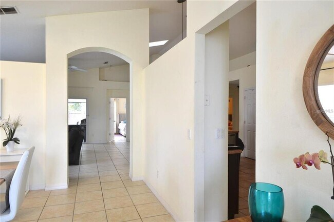 Building Photo - 4924 Hook Hollow Cir