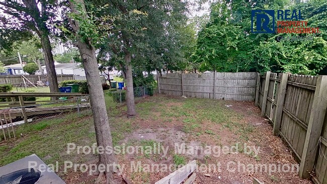 Building Photo - Adorable 3 BD/1 BA Recently Update in the ...