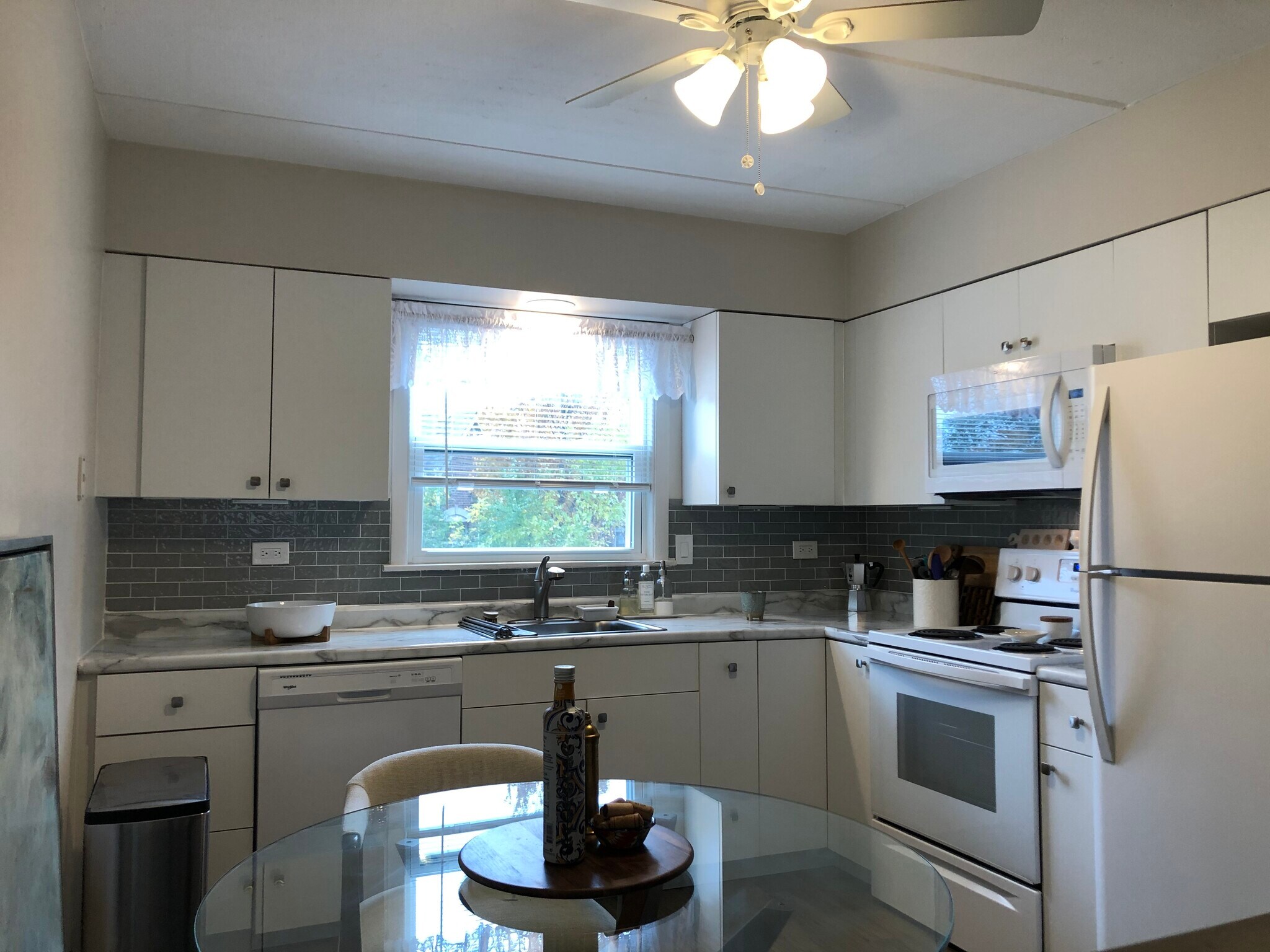 Kitchen with room for table - 737 N Western Ave