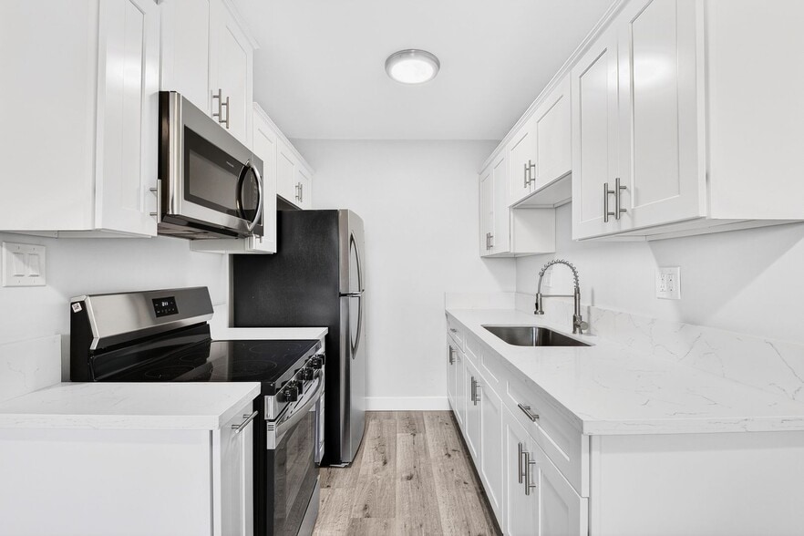 Building Photo - 3525 2nd St