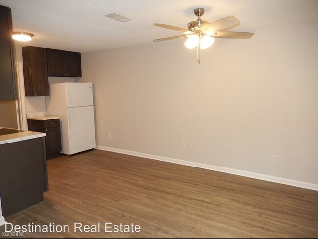 Building Photo - 1 br, 1 bath Triplex - 3212 Jim Lee Road B1