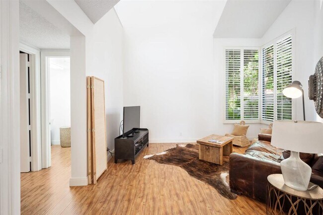 Building Photo - 2592 Sheltingham Dr