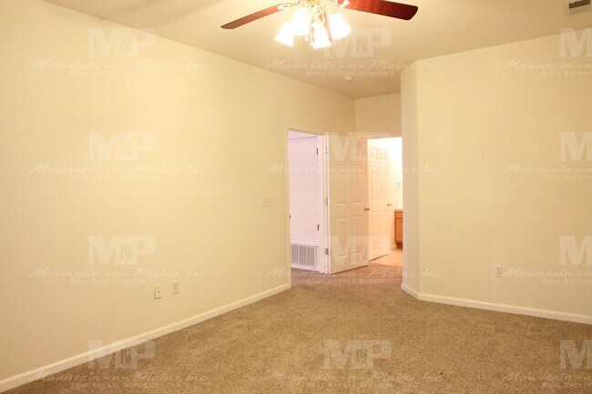 Building Photo - 5225 White Willow Dr