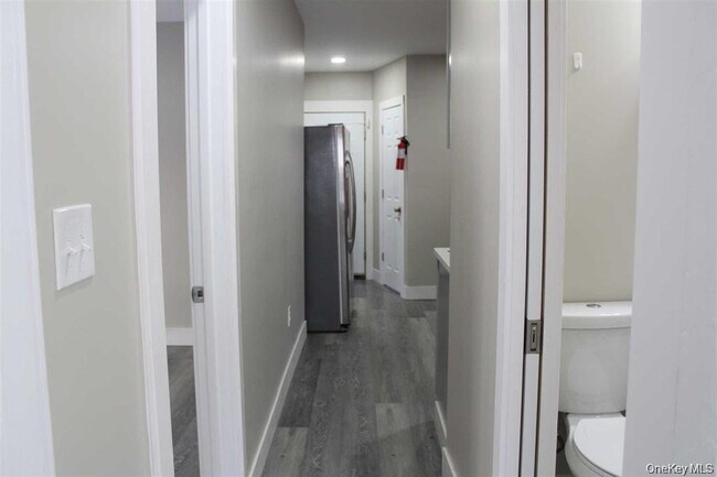 Building Photo - 211 Winnikee Ave