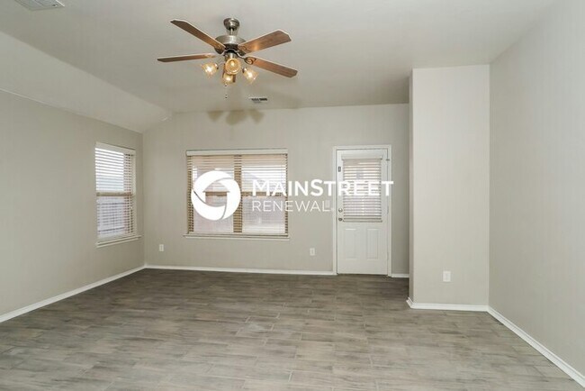 Building Photo - 3 Bedroom Pet-Friendly Home in Mustang, OK with Main Street Renewal