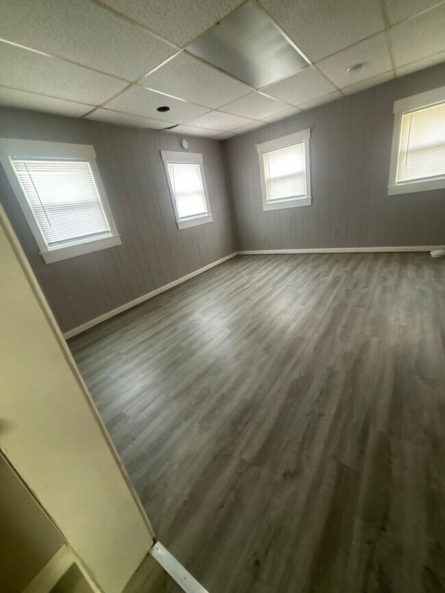 Building Photo - West North St