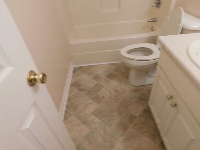 Building Photo - 3 Bedroom Home in Pebble Creek Subdivision
