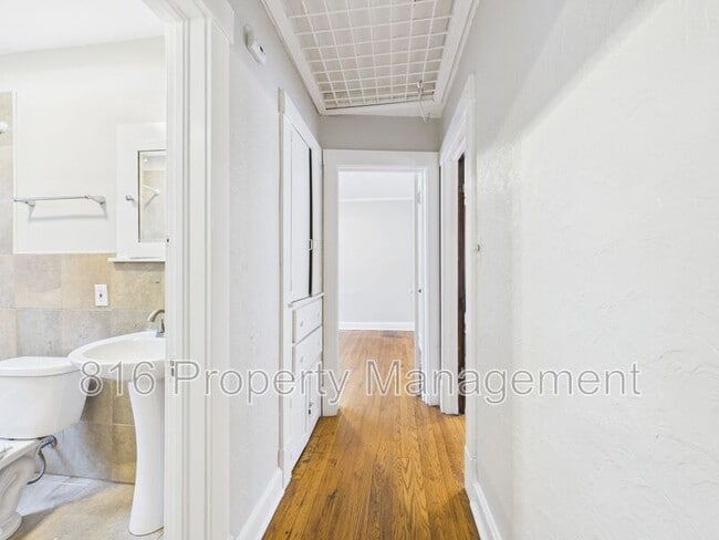 Building Photo - 6612 Park Ave E