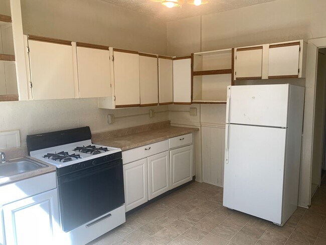 Building Photo - 1st Floor West End York City