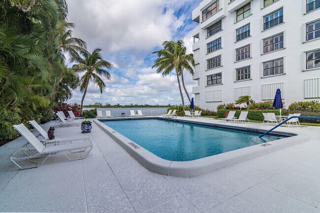 Building Photo - 2860 S Ocean Blvd
