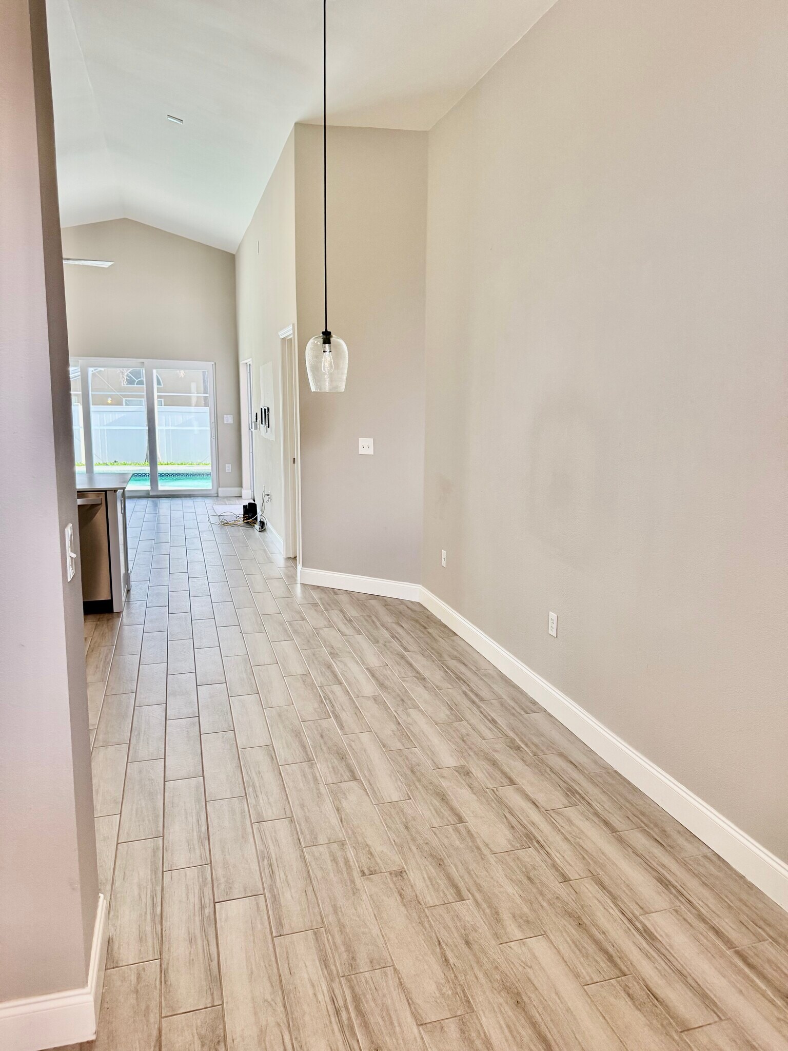 Dinette - 7902 Canary Palm Ct