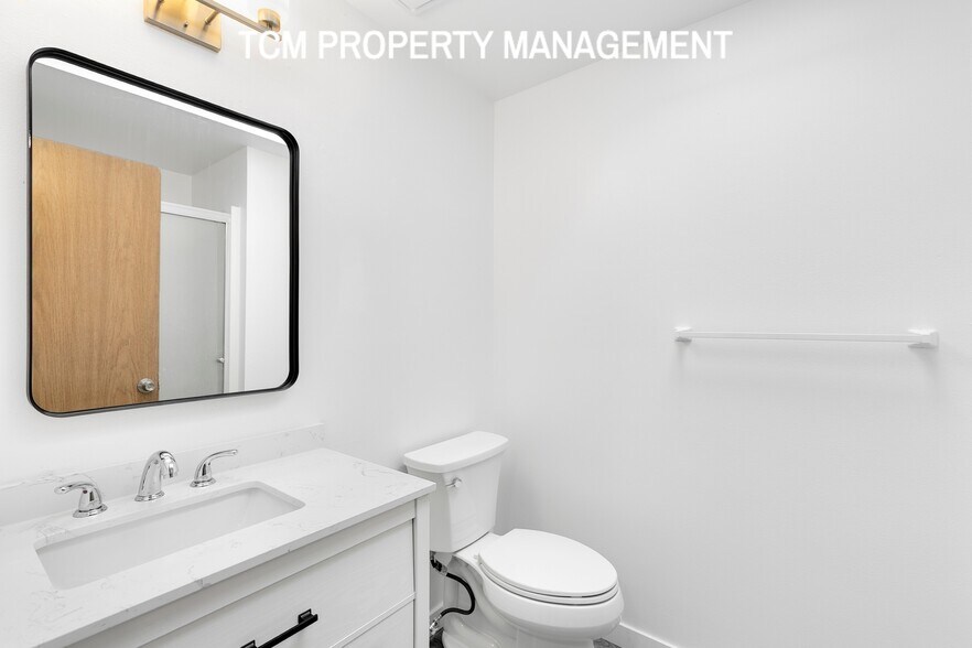 Building Photo - 35426 18th Ave SW