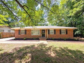 Building Photo - Charming Ranch Style home located in Forest Pawtuckett Community in NC!