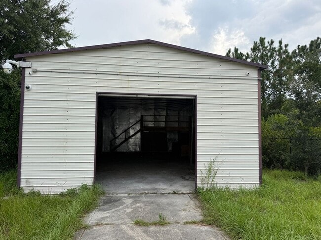 Building Photo - 18390 17th Ave