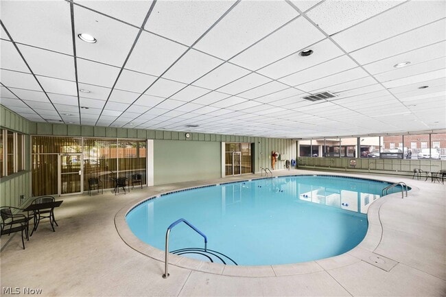 Building Photo - 10301 Lake Ave